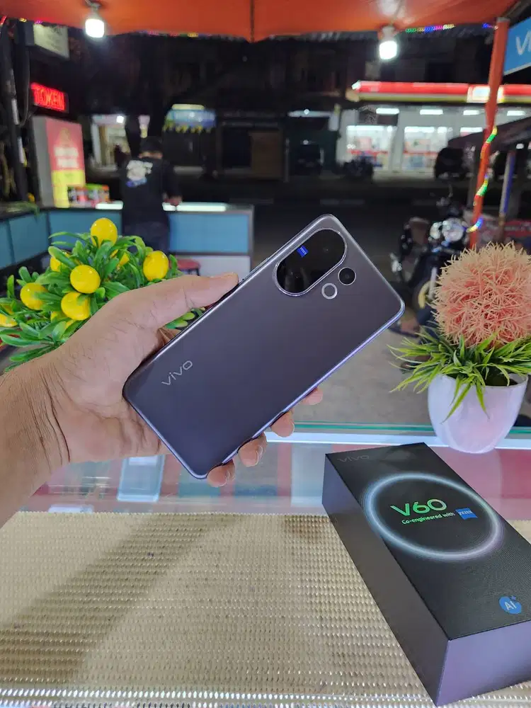 Vivo V60 5G Ram 8+8Gb/ 256Gb Fullset Pemakaian 1 Bulan Like New