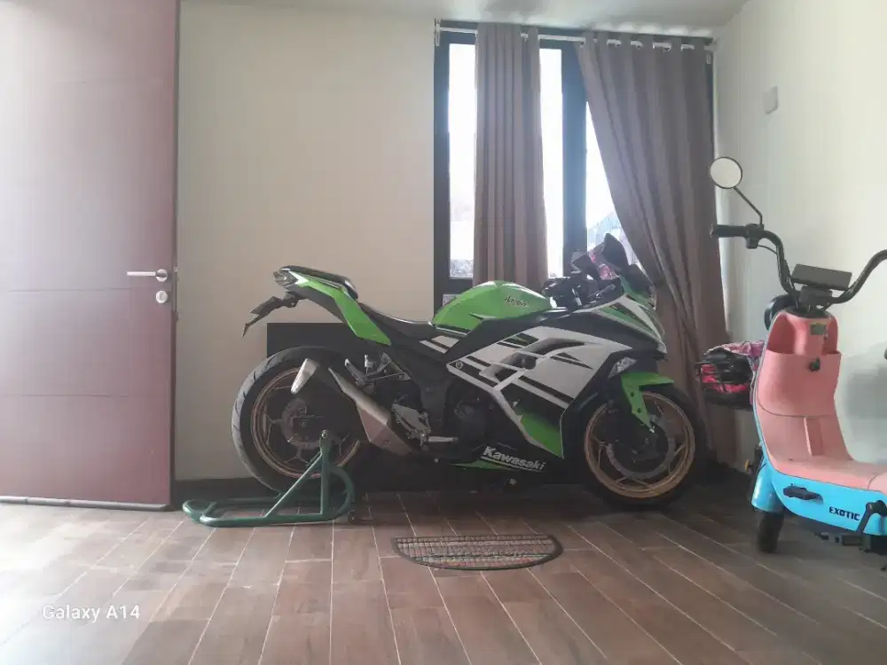 Dijual Kawasaki Ninja 250 FI ABS SE