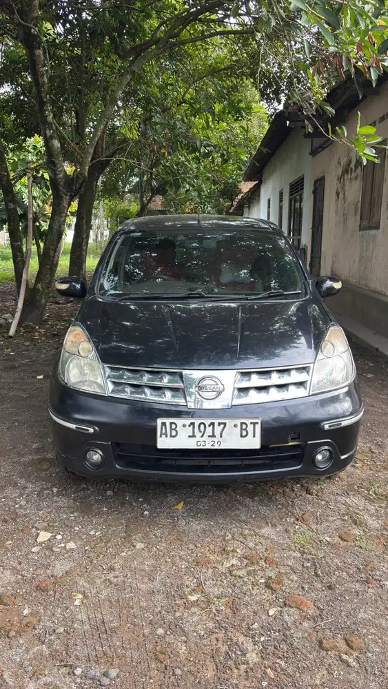 Di Jual cepat mobil grandLivina 2011