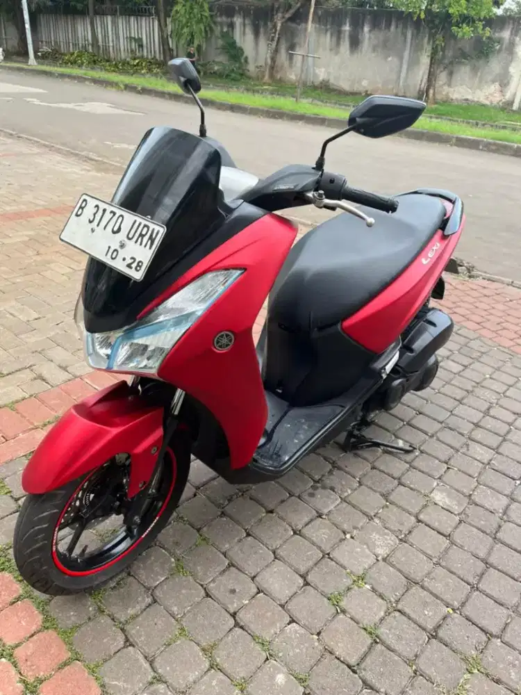 Yamaha Lexi 125 Merah Doff