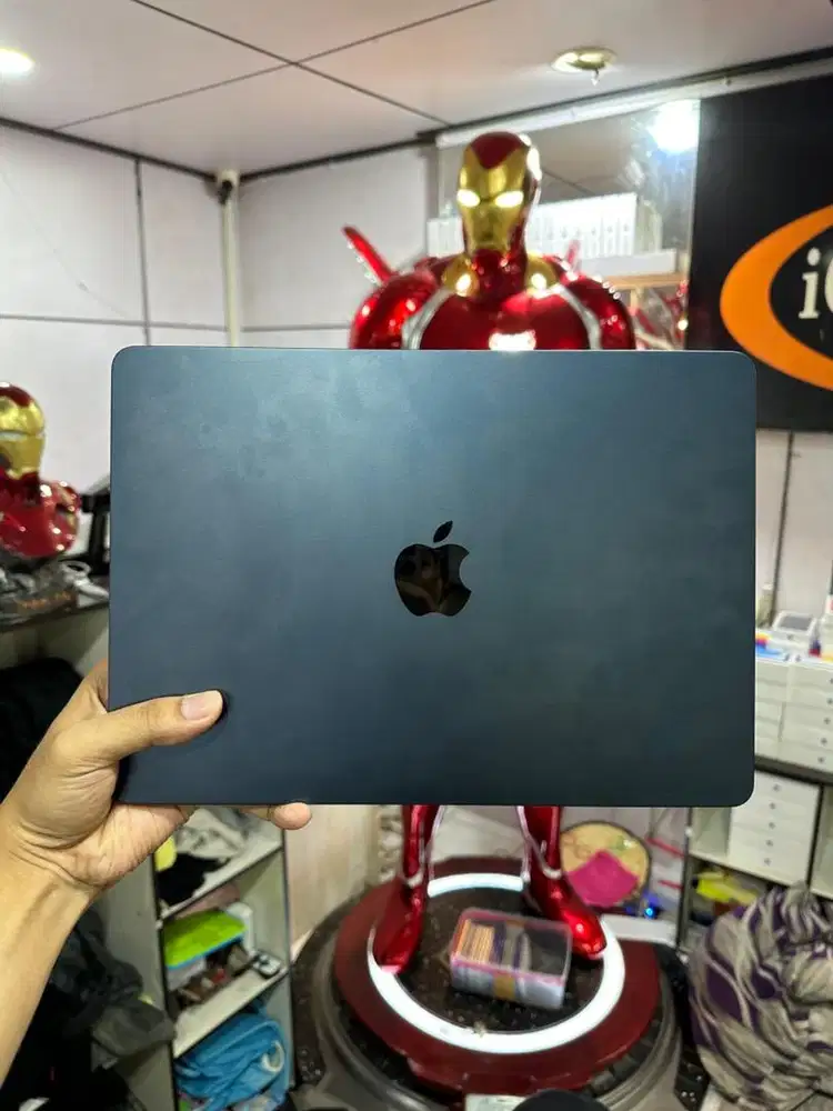 MACBOOK AIR M2 256GB LIKE NEW