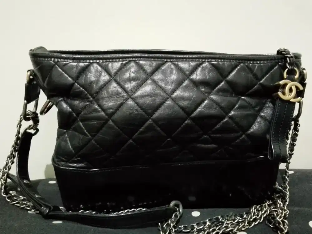 Tas merek CHANEL