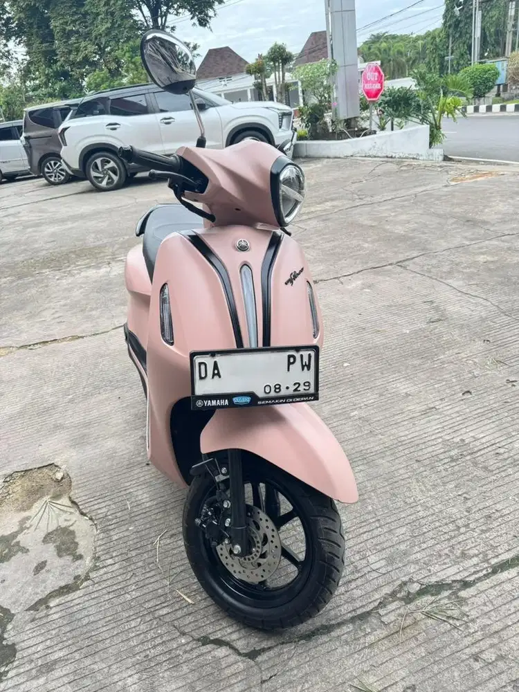 Yamaha Grand Filano 2024 Pink