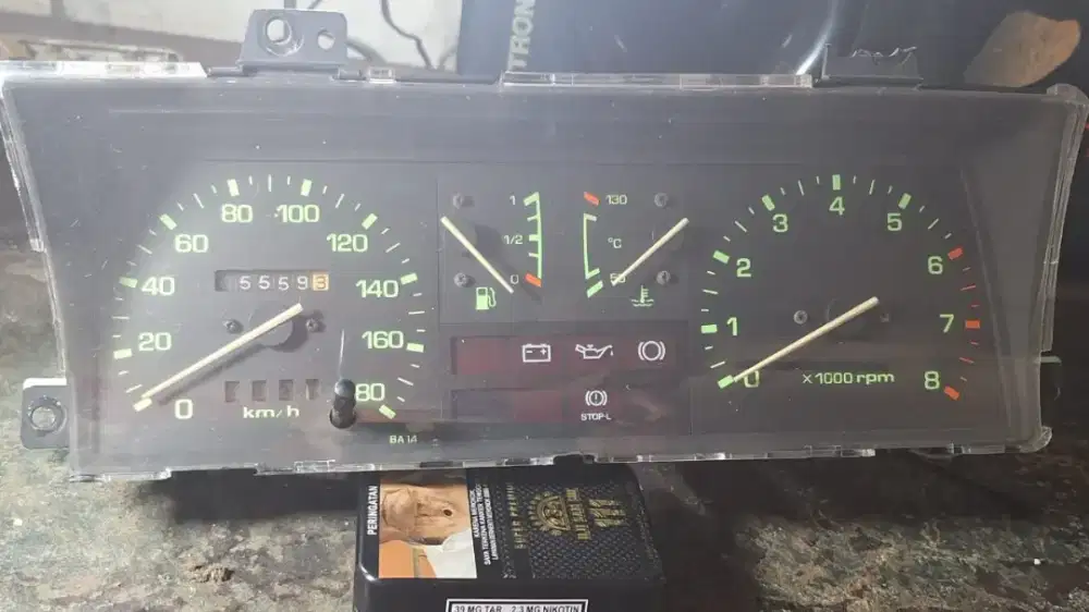 Dashboard Mobil Mazda 626