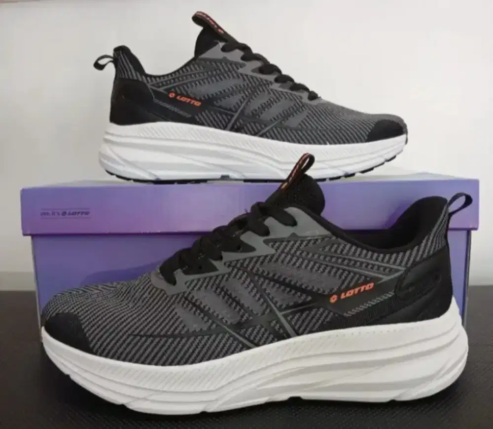 Sepatu Running Pria