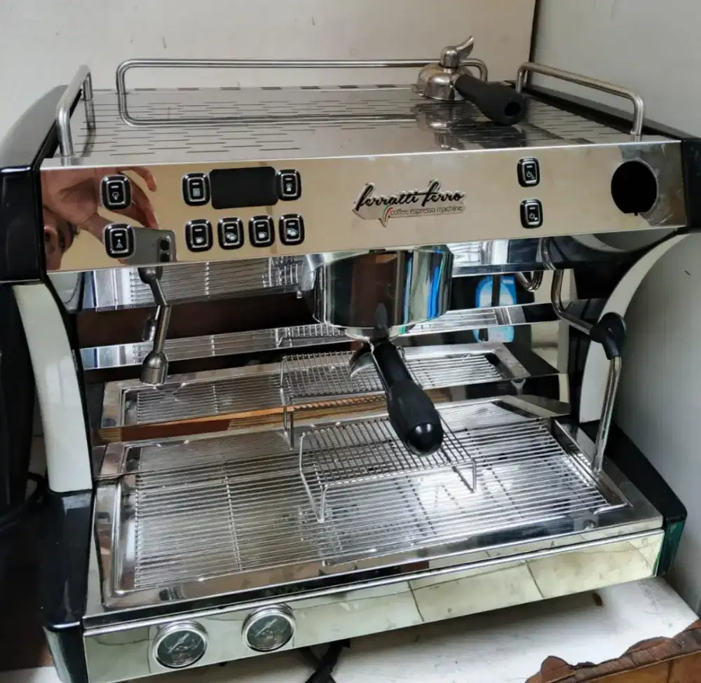 Mesin kopi Ferrari Ferro
