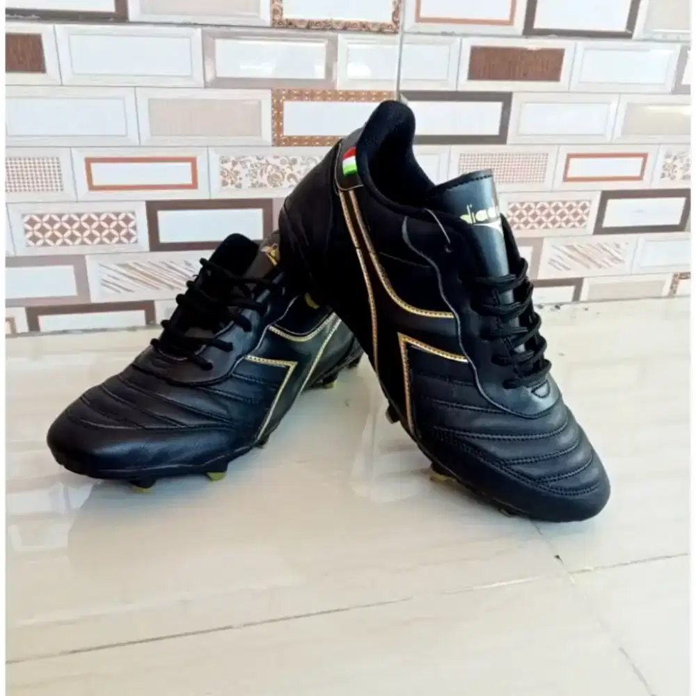 Sepatu bola bahan kulit asli sol jahit keliling