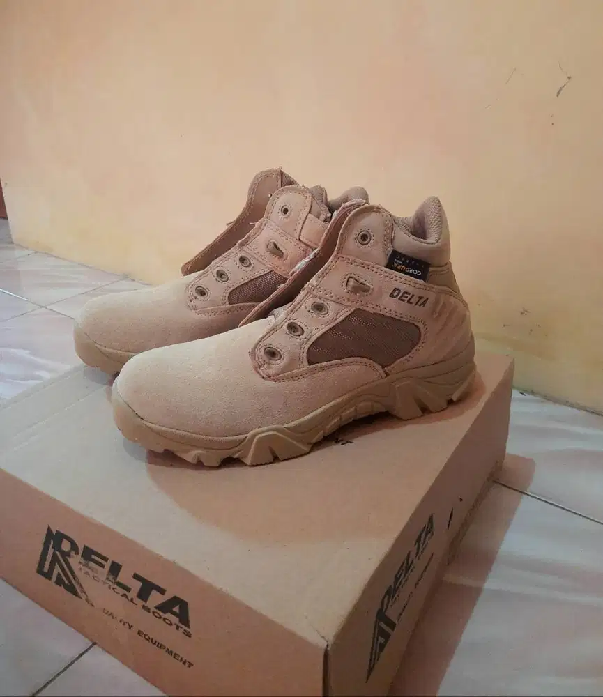 Sepatu PDL Delta ukuran 40