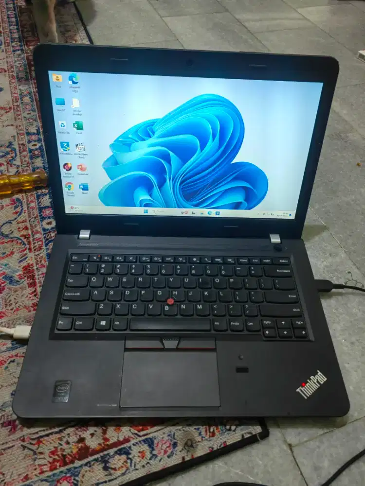 Laptop Lenovo Core i7 Gen 5