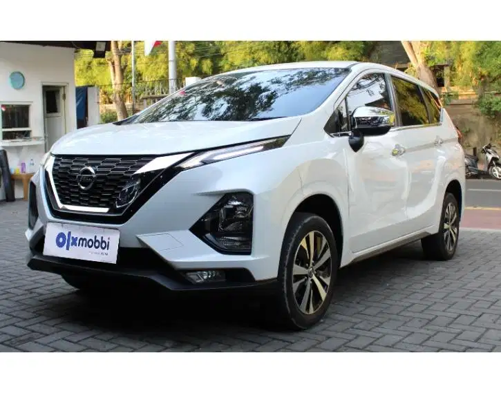 TDP 8,JT Nissan Livina 1.5 VE Bensin-AT Putih 2019