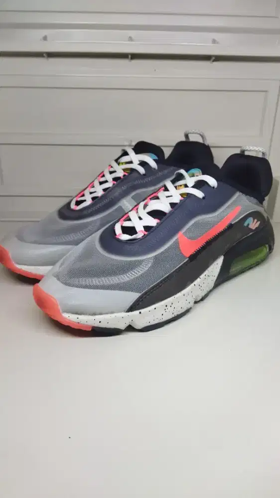 AIR MAX 2090 SIZE 43