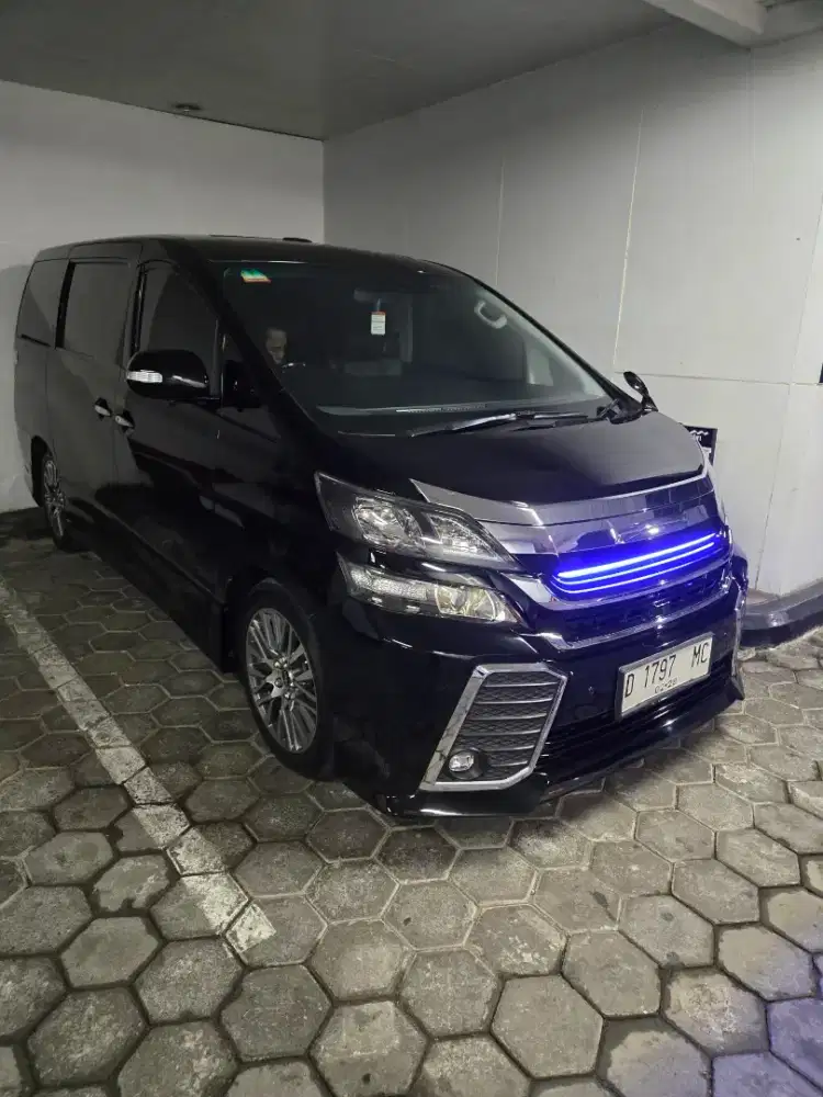 Mewah gagah Harga murah, Vellfire 2013, Facelift 2017 Kondisi Istimewa