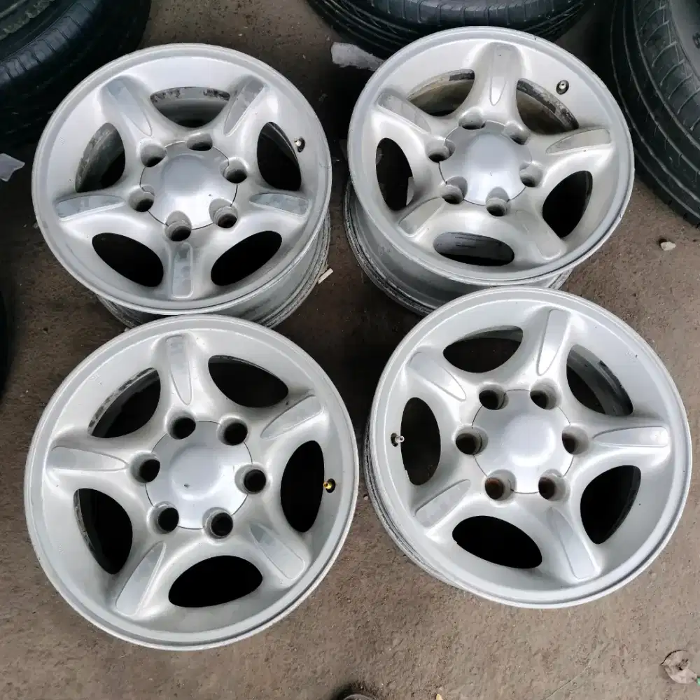 Velg original Isuzu panther ring 15 pcd 6x139,7 4pcs
