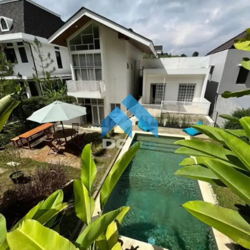 Rumah semi villa split level resor Dago pakar