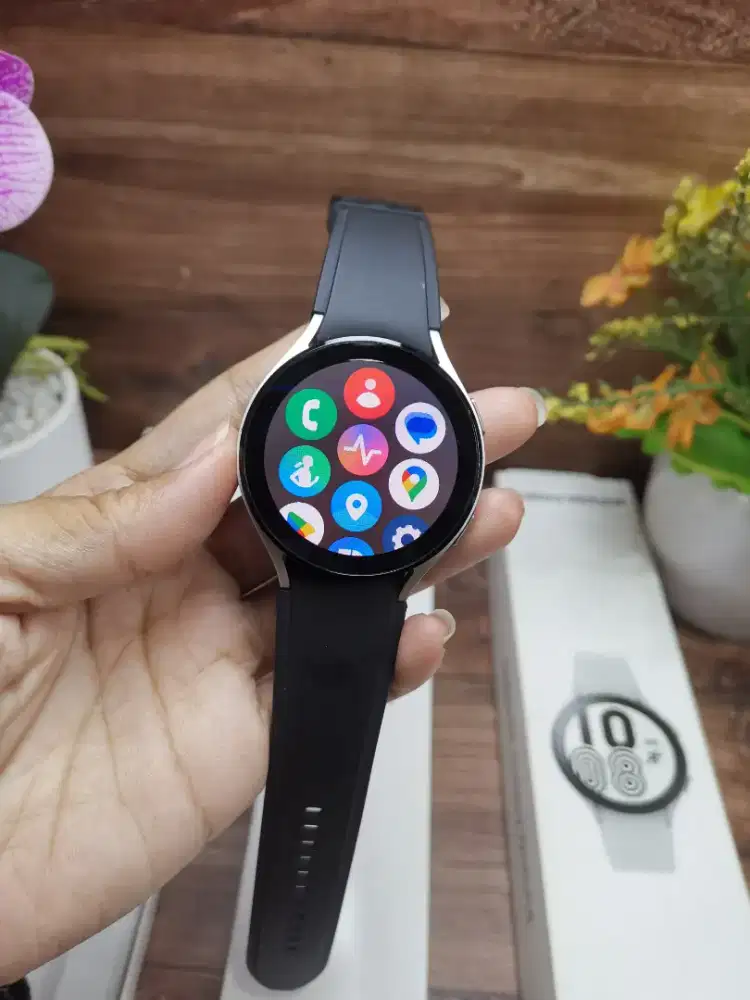 Samsung watch 4 silver 44mm mulus 99% fullset original garansi sein