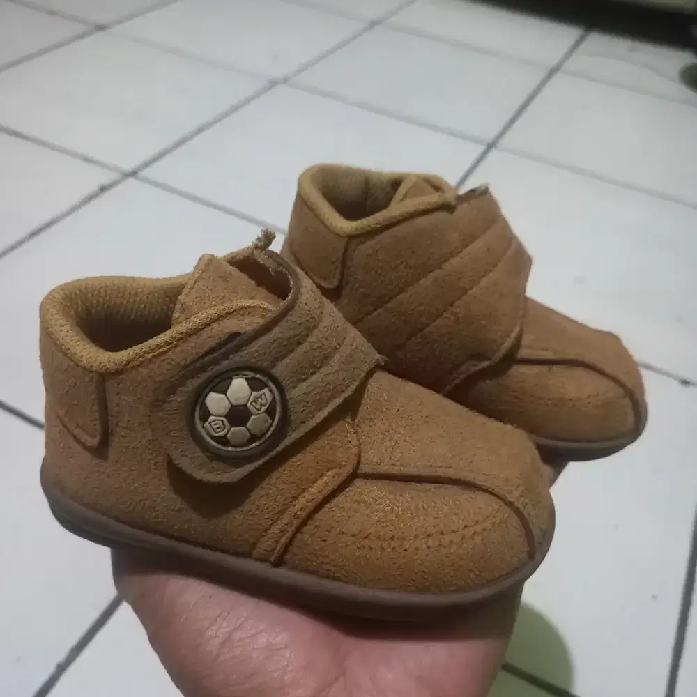 Sepatu balita bayi anak