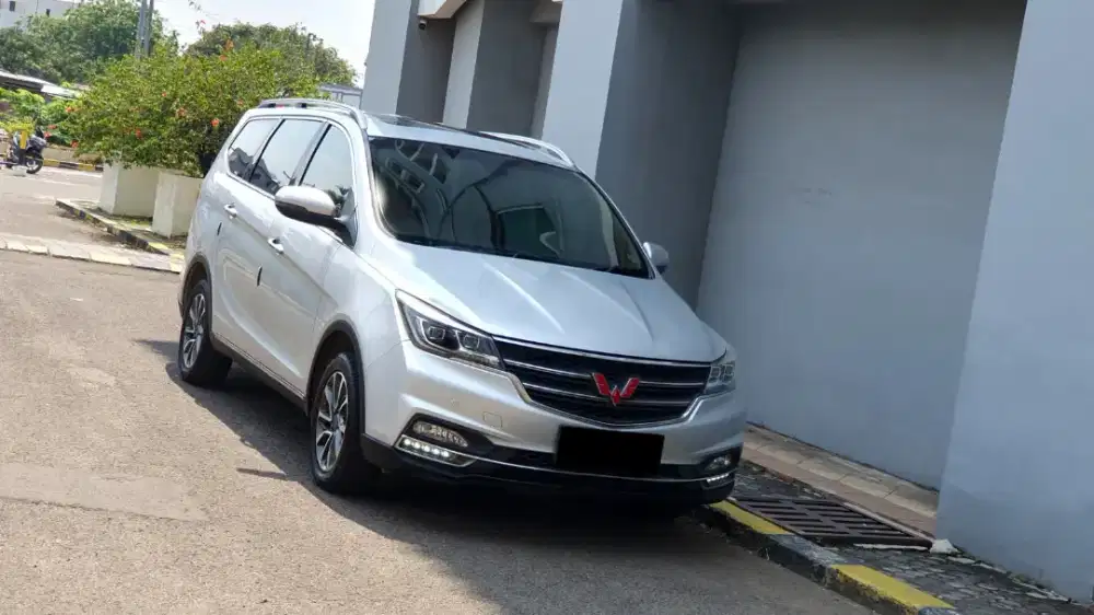 Wuling Cortez 1.8L Lux+ AMT R18 Silver 2018/2019