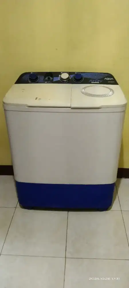 Dijual mesin cuci merk AQUA kapasitas 9kg NORMAL NO MINUS