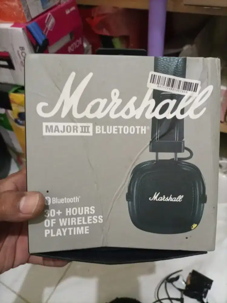 headphone nirkabel Marshall Major III Bluetooth.