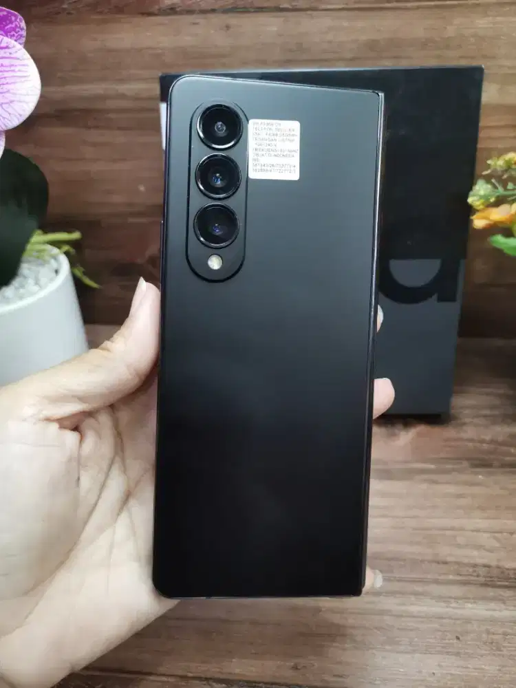 Samsung z fold 4 black 12/256 gb mulus fullset original garansi sein