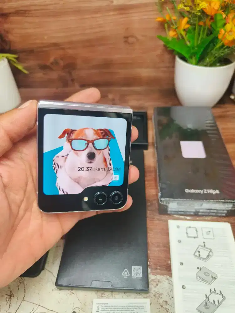 Samsung z flip 5 lavender 5G 256 gb mulus 99% garansi resmi sein