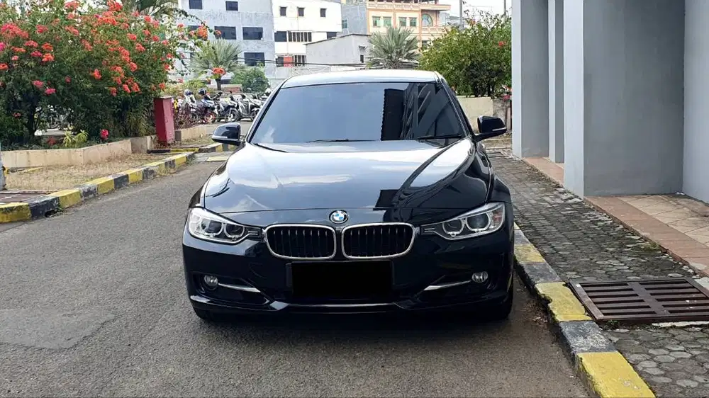 BMW 320i 320 i N20 F30 Sport Black NIK 2014 Antik LOW KM 46rb Record