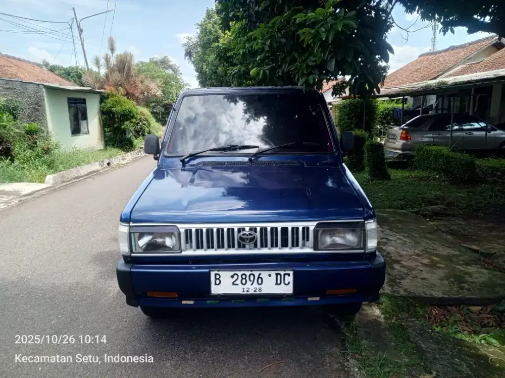 Kijang super warna biru
