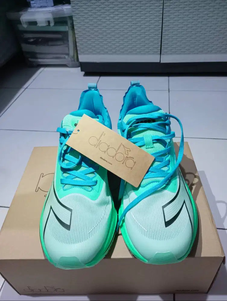 For sale sepatu diadora nizuno size 43 masih baru