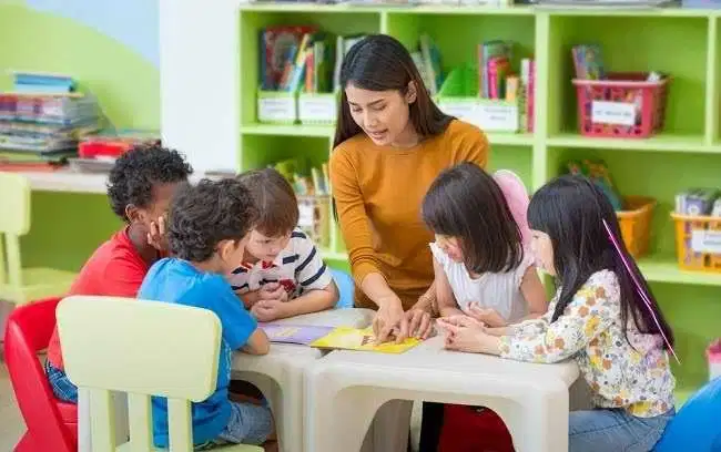 Guru private bimbel / guru bahasa inggris / calistung / berenang