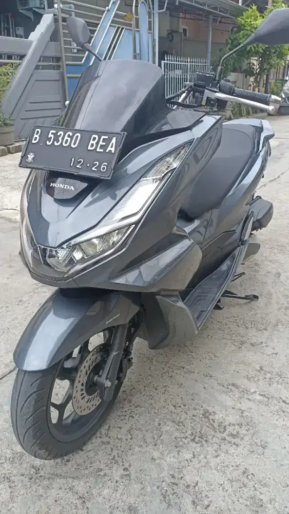 Honda PCX 160 tahun 2021 ( pajak baru 12-2026 ).