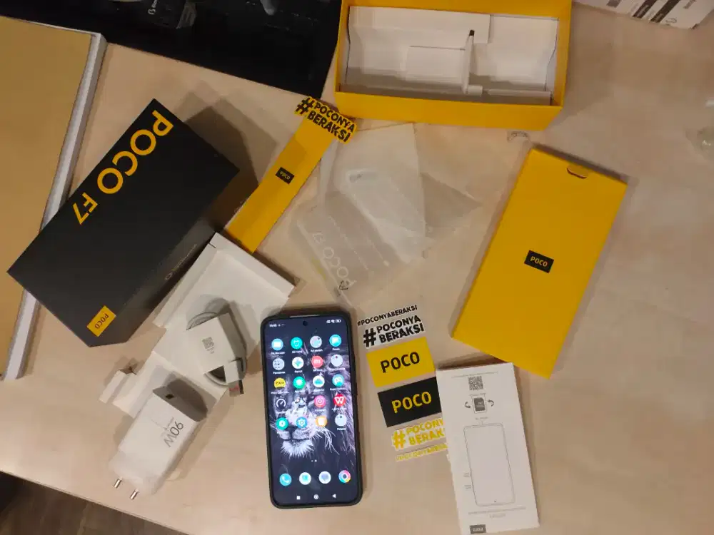 POCO F7 Snapdragon 8s Gen 4 
RAM : 12 GB 
Penyimpanan : 512 GB