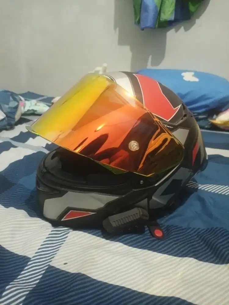 Helm KYT ( TT-COURSE )
