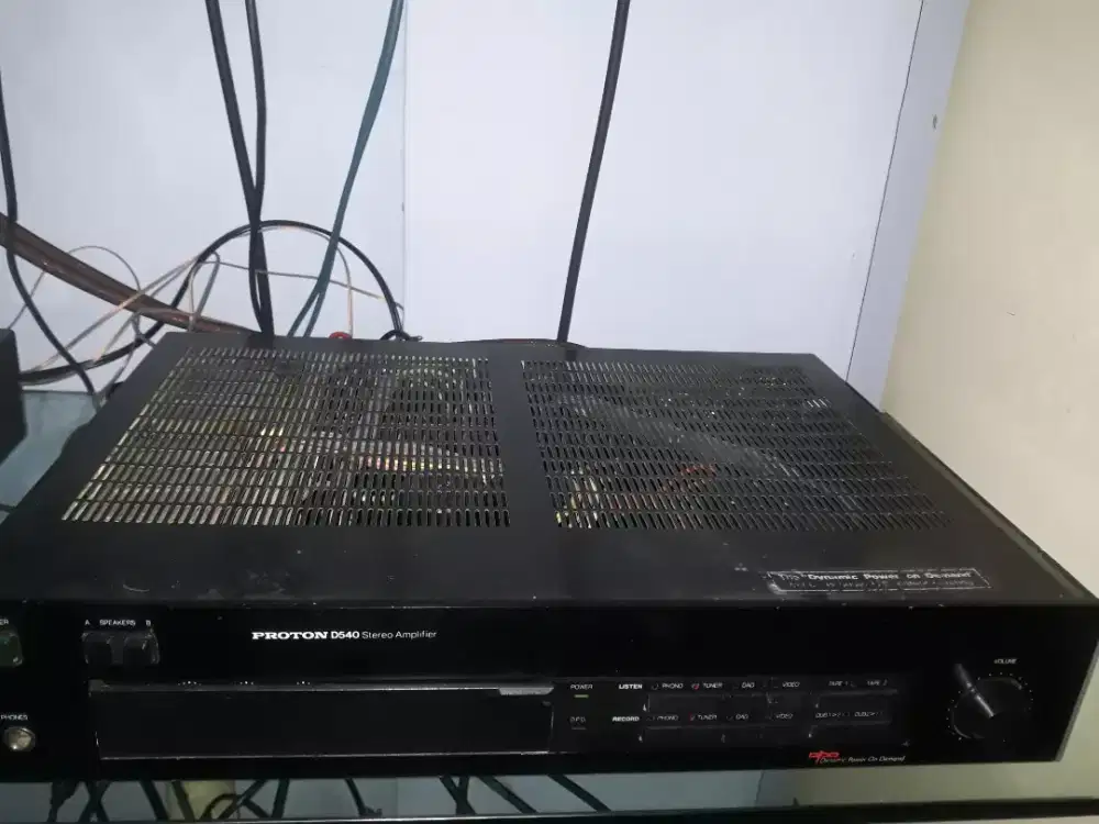 INTEGRATED AMPLIFIER PROTON D540