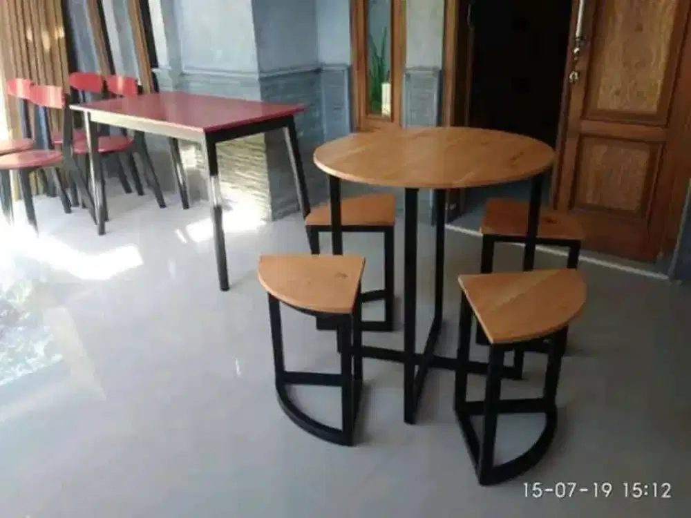 Set meja kursi caffe rangka besi
