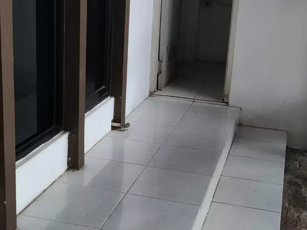 Dubutuhkan Penjaga Kost