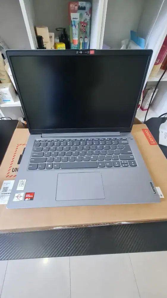 Laptop LENOVO V14 G4 AMN (GREY)