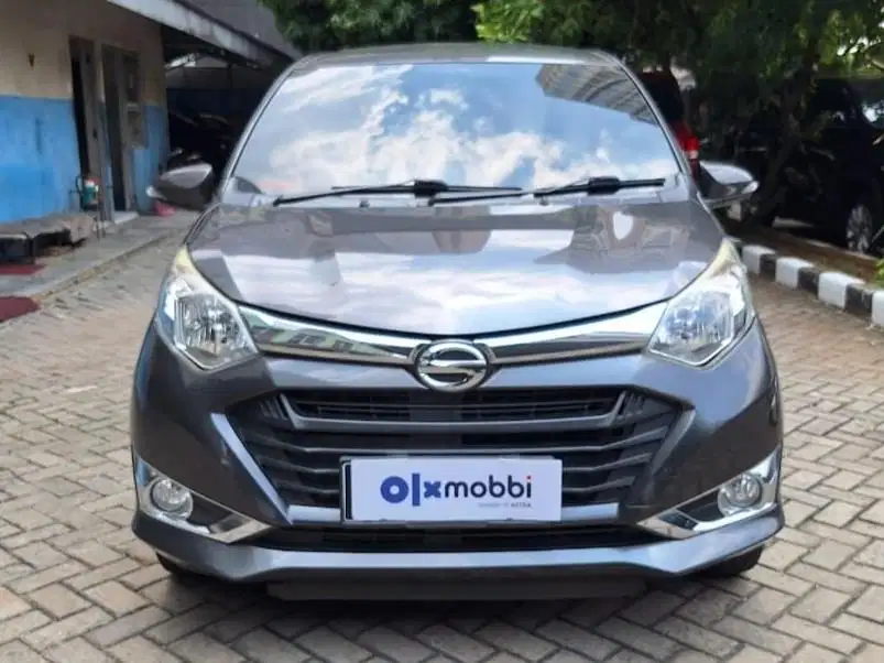 DP MURAH Daihatsu Sigra 1.2 R Bensin-AT 2017 Abu-Abu CBOKB