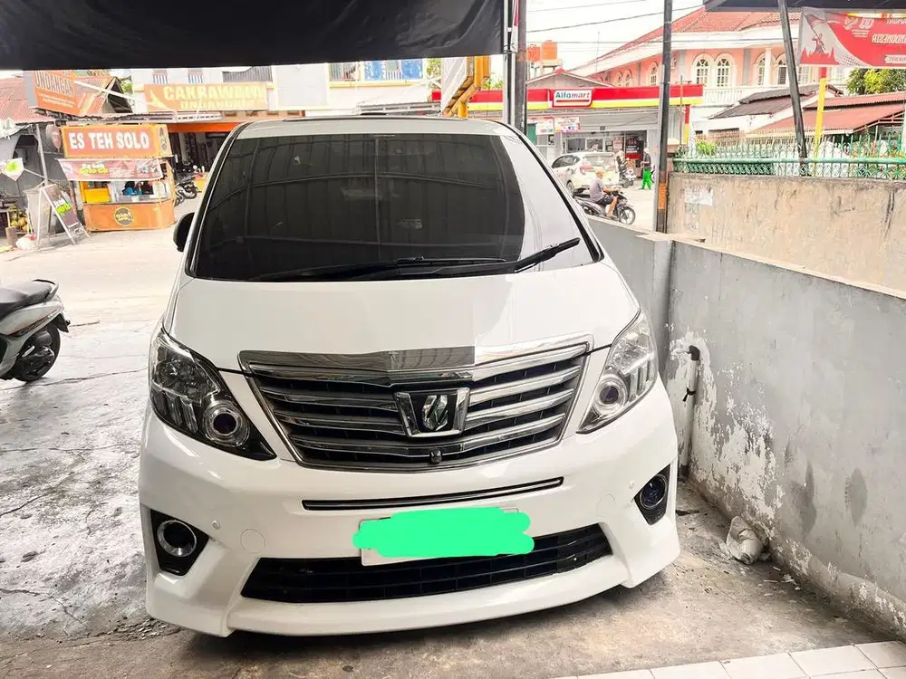 ALPHARD 2013 PUTIH