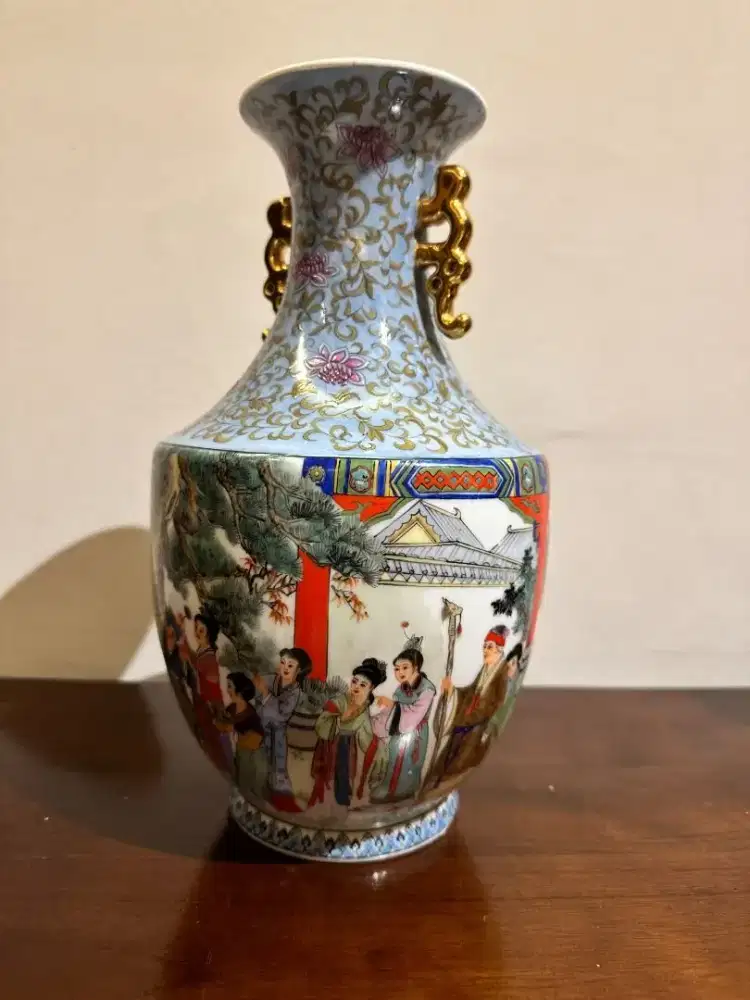 Vintage Chinese Porcelain Keramik Gold Handle Vas Bunga Vase