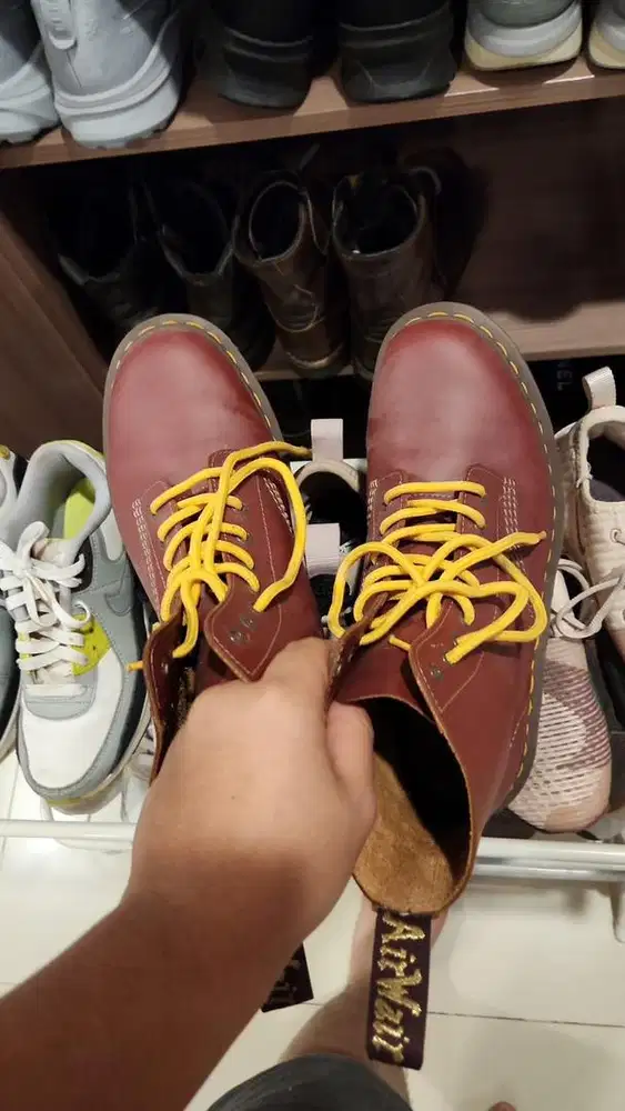 Dr. Martens 1460 Made in England (ukuran 44)