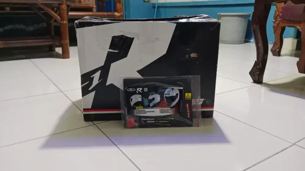 Dijual helm NJS ukuran L masih mulus