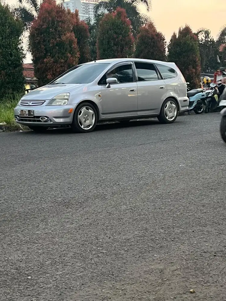 HONDA STREAM MATIC 1.7 SIAP NONGKRONG