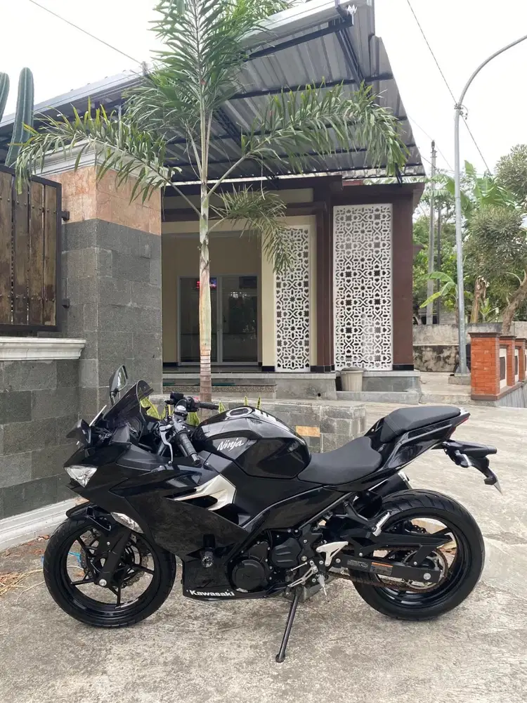 Kawasaki ninja 250 FI, tahun 2018, KM 4000