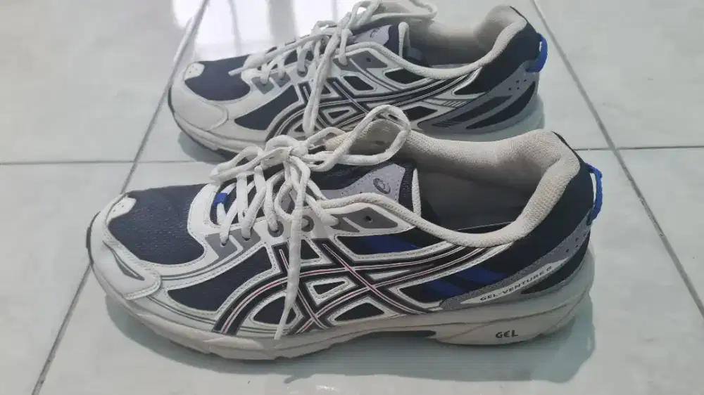 Sepatu Asics Venture 6