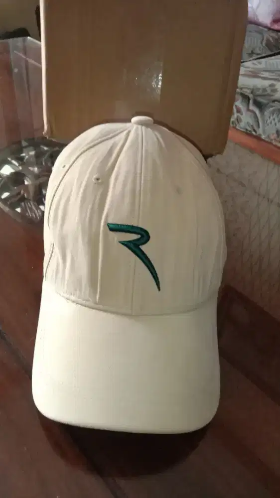 Topi pria // wanita like new..