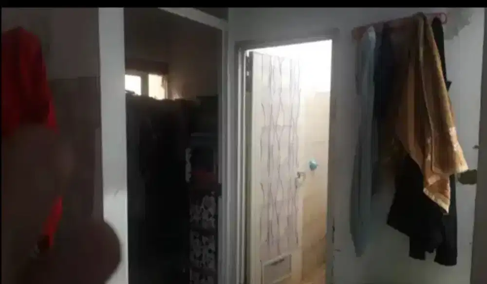 Dijual Rumah Semi Furnished di dalam Komplek