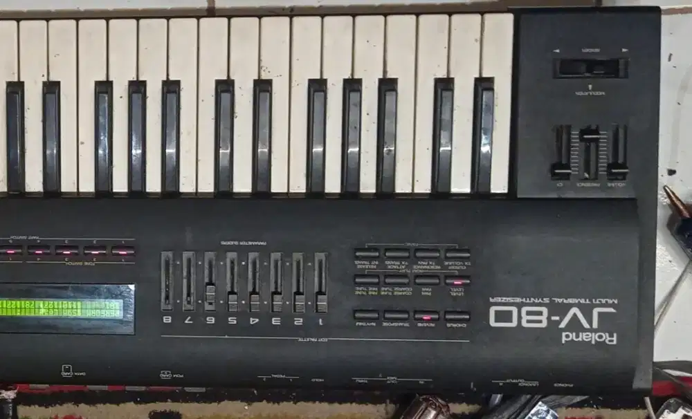 jual murah keyboard roland jv-80 hidup minus
