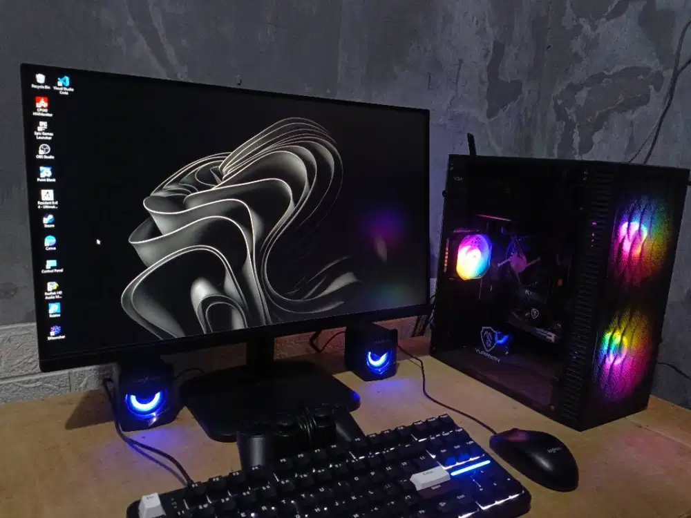 Komputer Fullset Siap Pakai Like New Murah