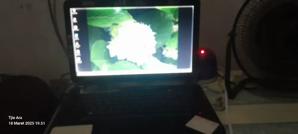Laptop merk hp .