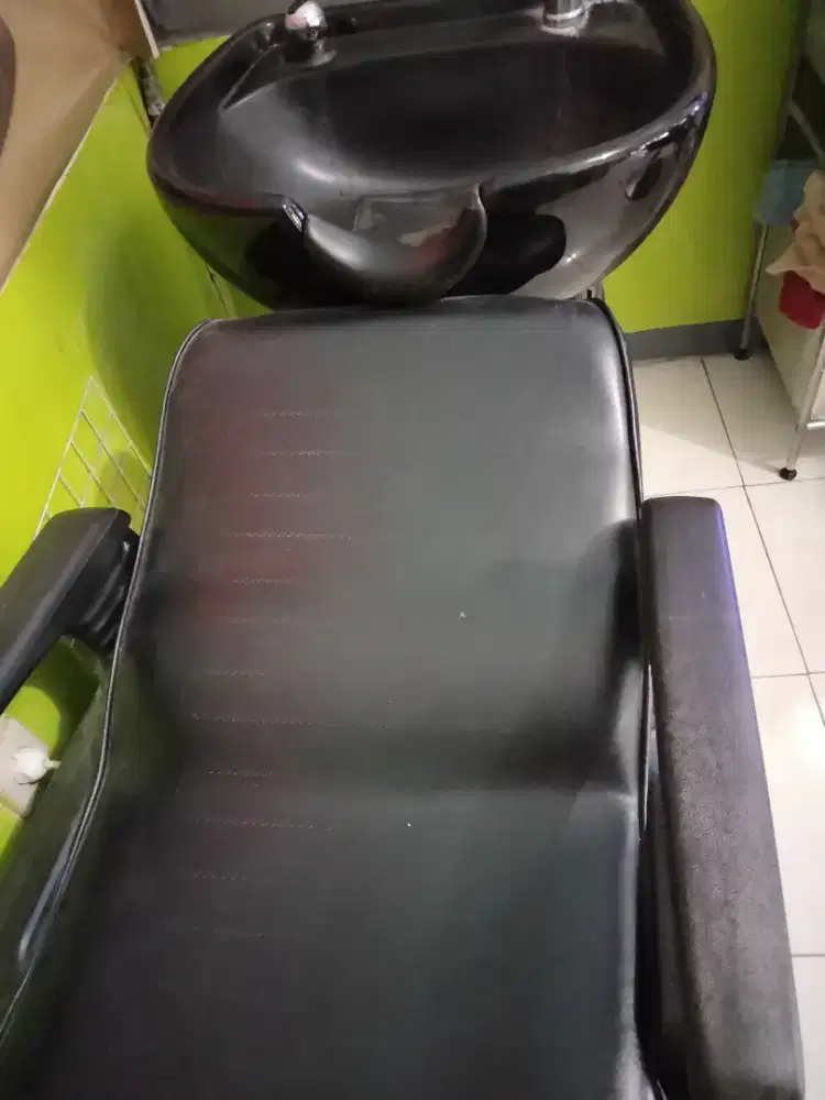 Di jual peralatan bekas salon anak dan baby